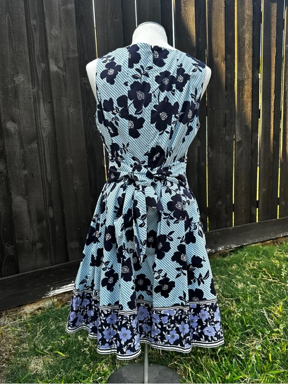 Vince Camuto navy lavender floral dress sleeveless A-line lined size 6 NWT - Picture 4 of 12